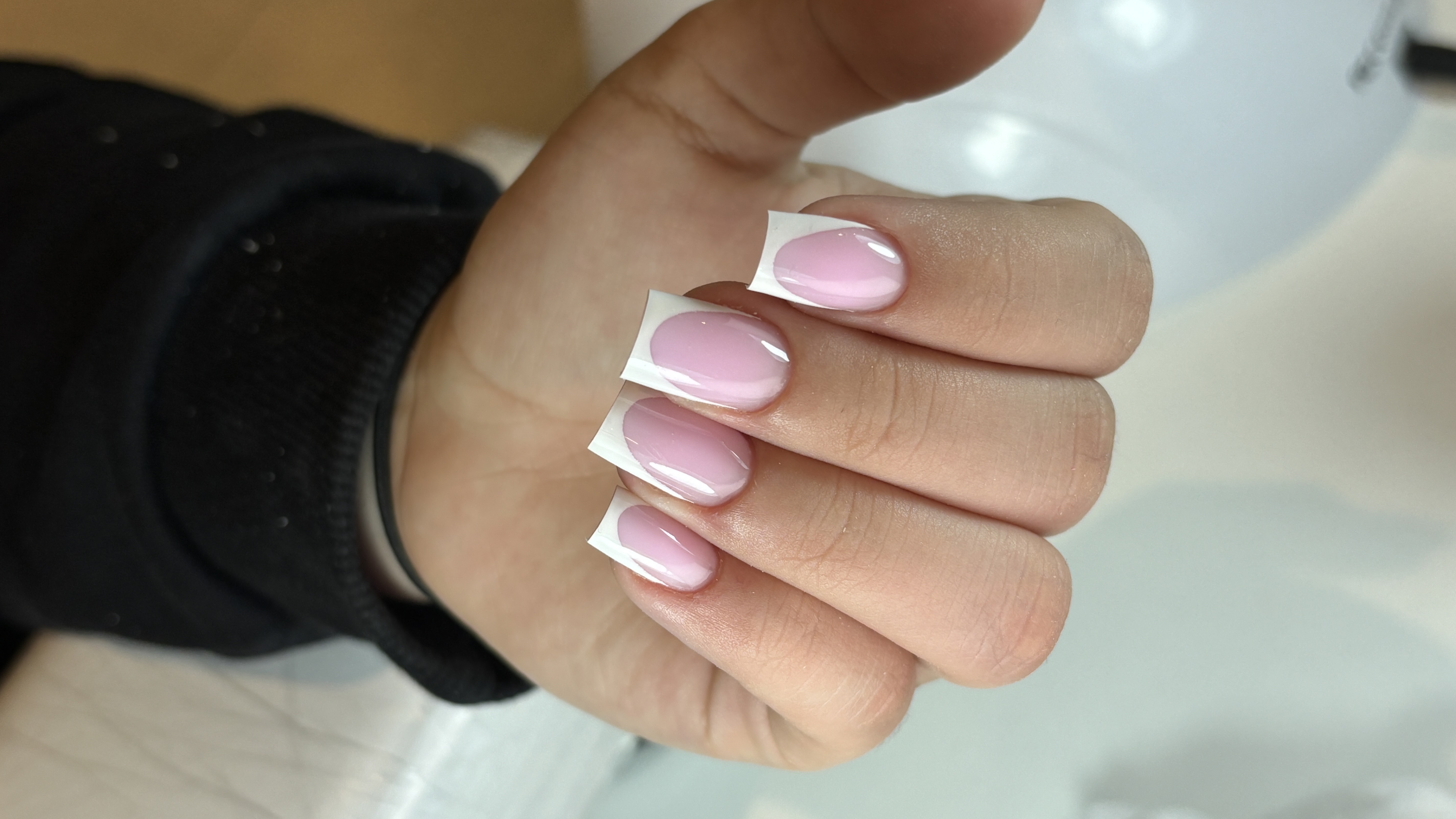 1 freier Platz: Weiterbildungskurs „Clean Maniküre + Gel“
